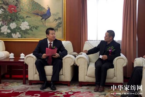 中國經(jīng)濟低碳轉(zhuǎn)型與可持續(xù)發(fā)展大會