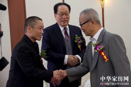 中國經(jīng)濟低碳轉(zhuǎn)型與可持續(xù)發(fā)展大會