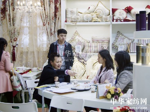 �����Ҿӡ���չ�����w��С�B