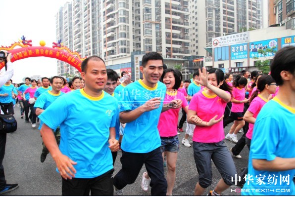 ���˹�Ҽ��L��ِ������(qi��ng)�w�|(zh��)չ�F(xi��n)�L(f��ng)��