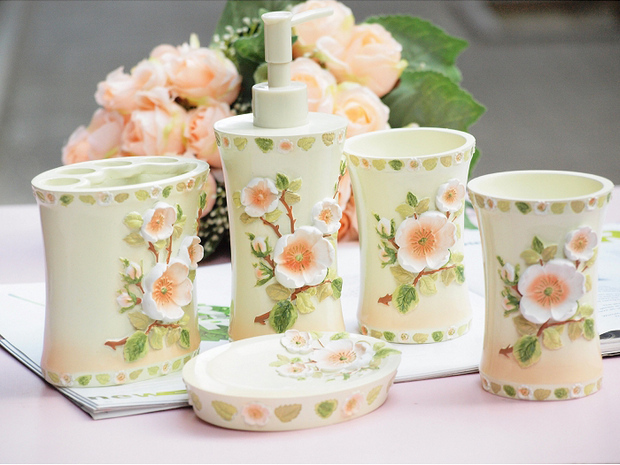 �Ҿ���Ʒ15�����֬�l(w��i)ԡ�׼�