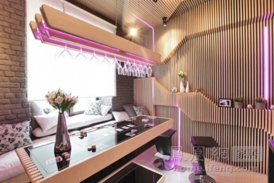 復古而科幻 可變換燈光的未來廚房