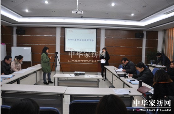 ���z����u���F���u�����A���_��