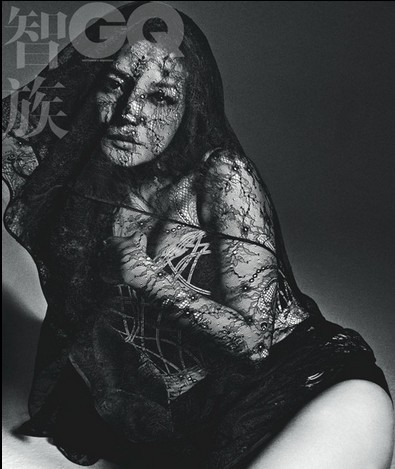 37歲趙薇登雜志封面