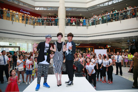 張儷短發造型亮相拍戲代言忙不停