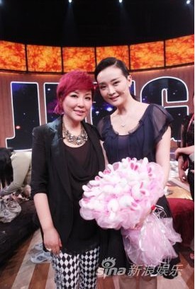 《靜距離》王艷攜兒子亮相 被曝管兒嚴