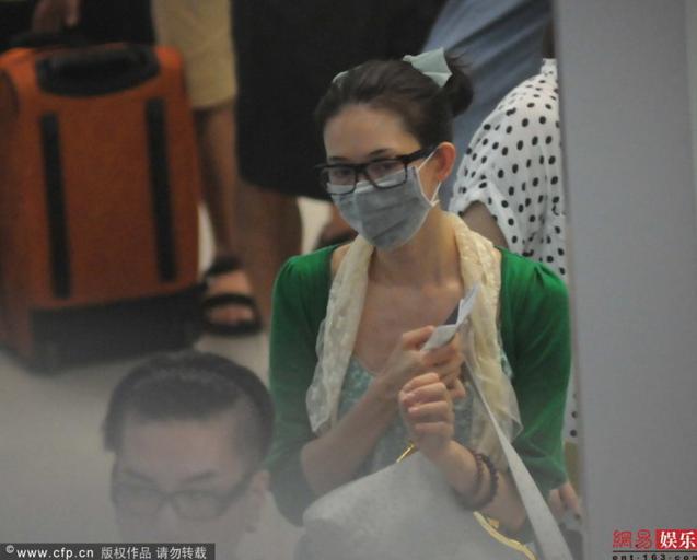 林志玲素顏現(xiàn)身虹橋機(jī)場