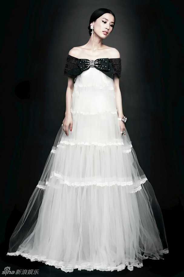 黃圣依時尚封面優雅復古顯女人本色