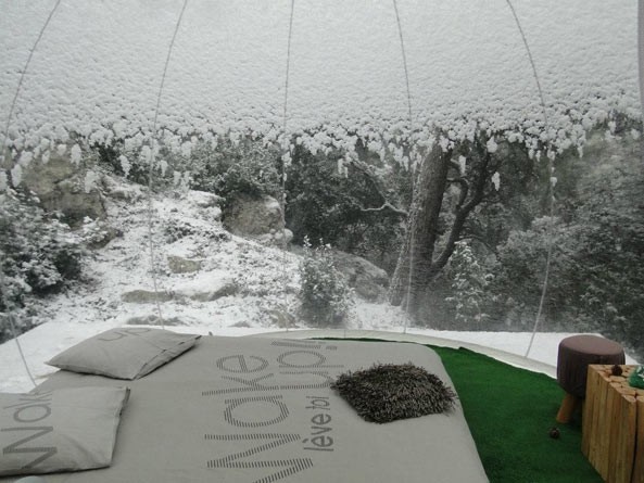 睡在水晶球里法國(guó)的泡泡度假村(一)