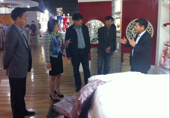 ���ýz�I���K�ݴ�W(xu��)У�I(l��ng)��(d��o)�W���^Ħ