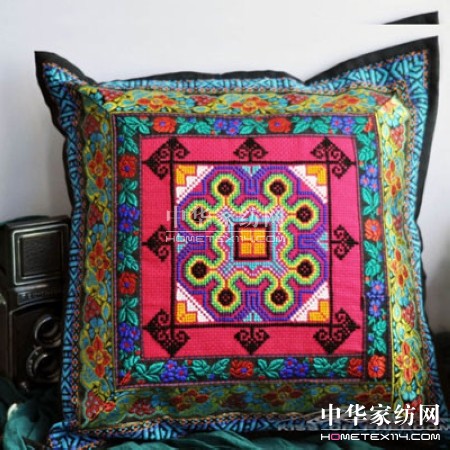 【2】充滿(mǎn)懷舊風(fēng)格的刺繡家居陳設(shè)