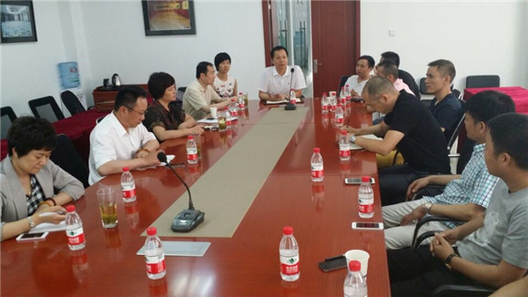 �Ҽ��f(xi��)��(hu��)�I(l��ng)��(d��o)ǰ�����ˇ��H�������{(di��o)��