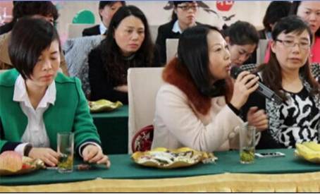 ���ˍu�Ҽ�2015������Ʒ�b�p���߽��N����Մ���A�M�Y����