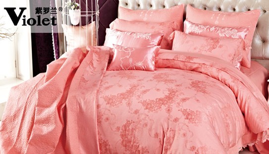 紫羅蘭床品中的色彩語(yǔ)言,靜靜感受藝術(shù)的靈動(dòng)