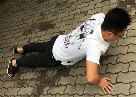 �Pʢ�Ҽ�����ɵؾ�Ӣ�R��һ��