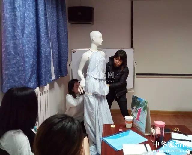 �Pʢ�Ҽ�����Ӣ���������f��Փ�������l��Ӣ����