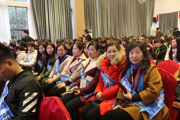 雨蘭“蝶變2017”春夏新品發布暨營銷峰會隆重召開——破繭成蝶蛻變新生