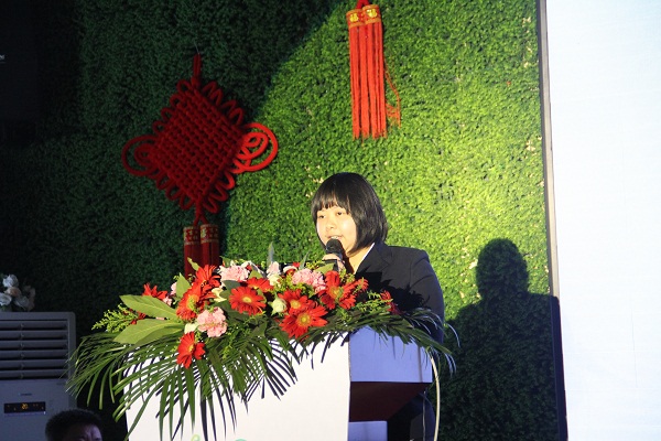 雨蘭“蝶變2017”春夏新品發布暨營銷峰會隆重召開——破繭成蝶蛻變新生