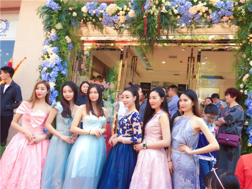 �Ԛ�����Ĳ��Ȼ�����@ôһ�ҳ���Pʢ�Ҽ��w��!