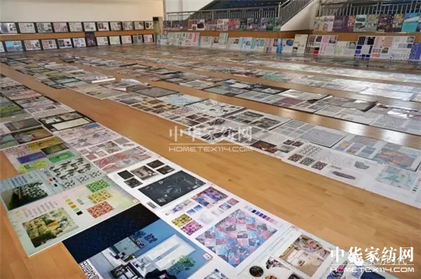 �ư���һ��(ch��ng)ɫˇ�p�^�Į�(hu��)�������ں�������չ�_(k��i)����