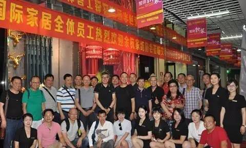 �ຼ�Ҽ�������һ��һ·�����M�½�֮����ľ�Rվ