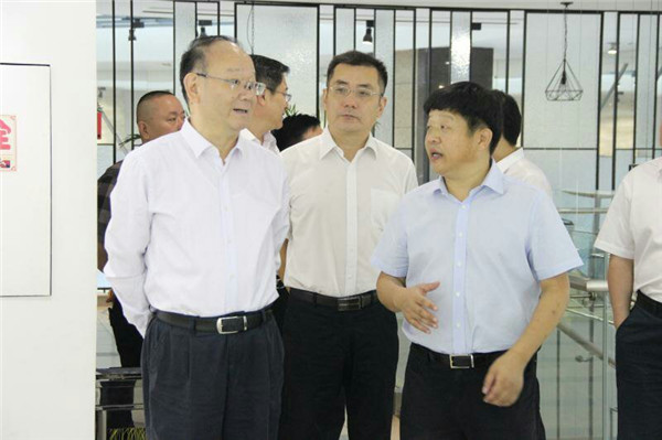 中紡聯(lián)黨委書記高勇一行實(shí)地走訪南通家紡企業(yè)