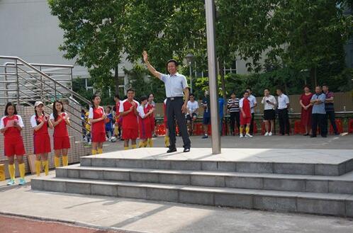 ˯�����Ҽ������L��ϯ�|ƽС�W��һ���������Ļ��w���